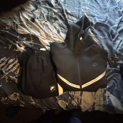 Nike Tech And Sweats New 