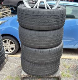255 50 19 Falken Set of 4 Used Very Clean Condition