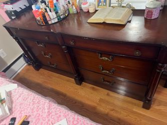 Bed and dresser set