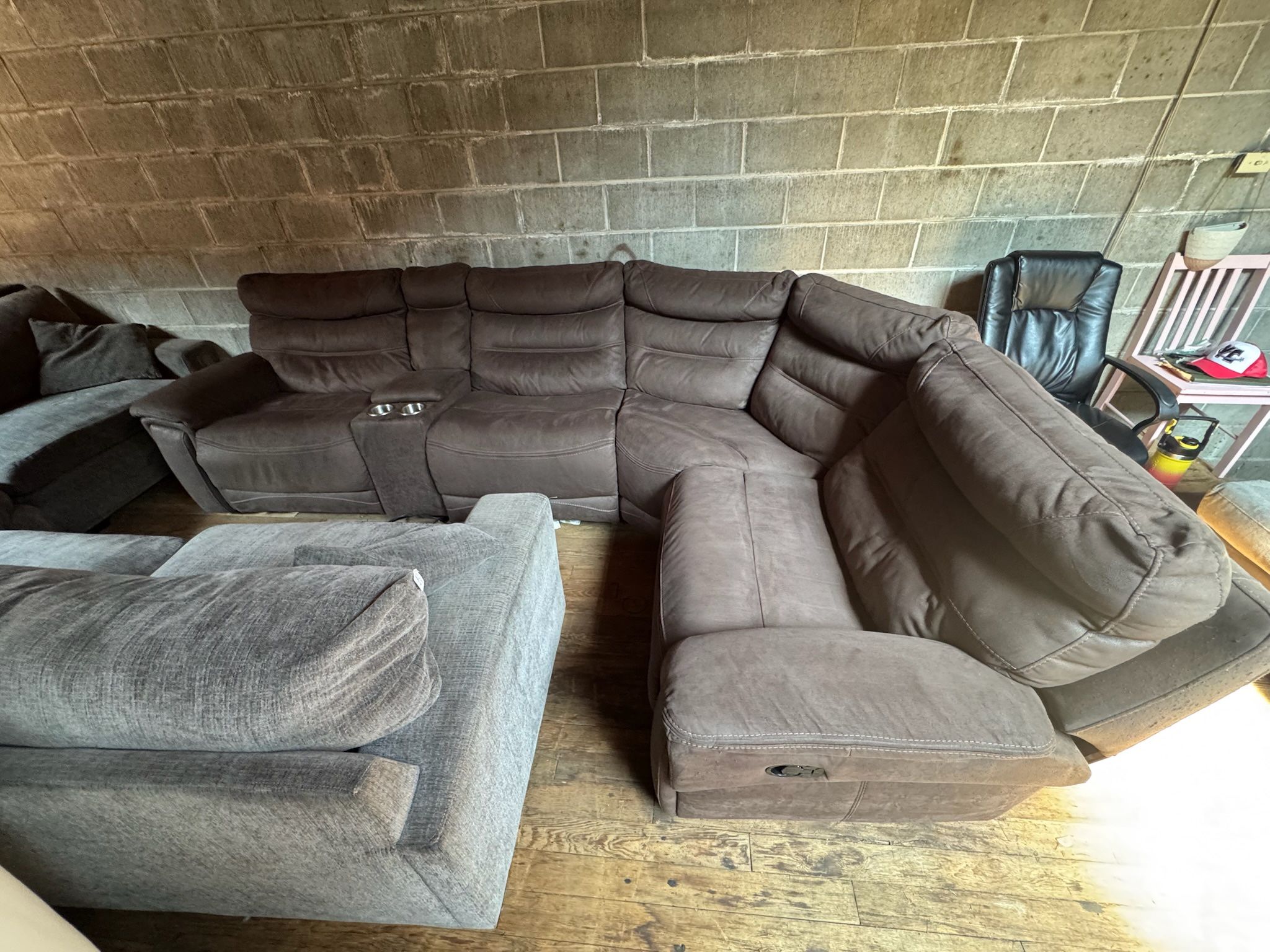 Reclining Sectional Couch (WE DELIVER)