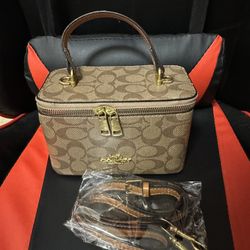 Coach Bag , Very High Quality 