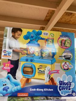 Nickelodeon Blue's Clues & You! Cook-Along Kitchen 27 piece Toy Set with Sounds