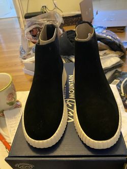 White Mountain Brand Black Boots 