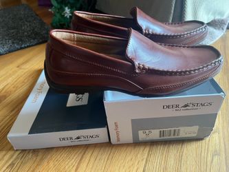 NEW Men’s 9.5 Deer Stags dress shoes