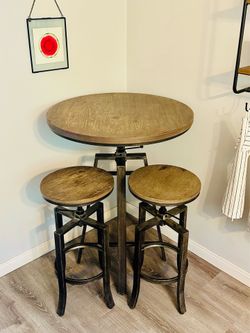 Wooden Bar Table Set w/Stools