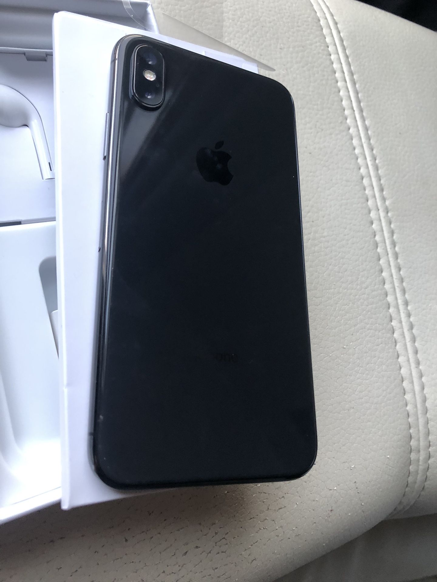 Factory unlocked apple iphone X 64 gb, store warranty!