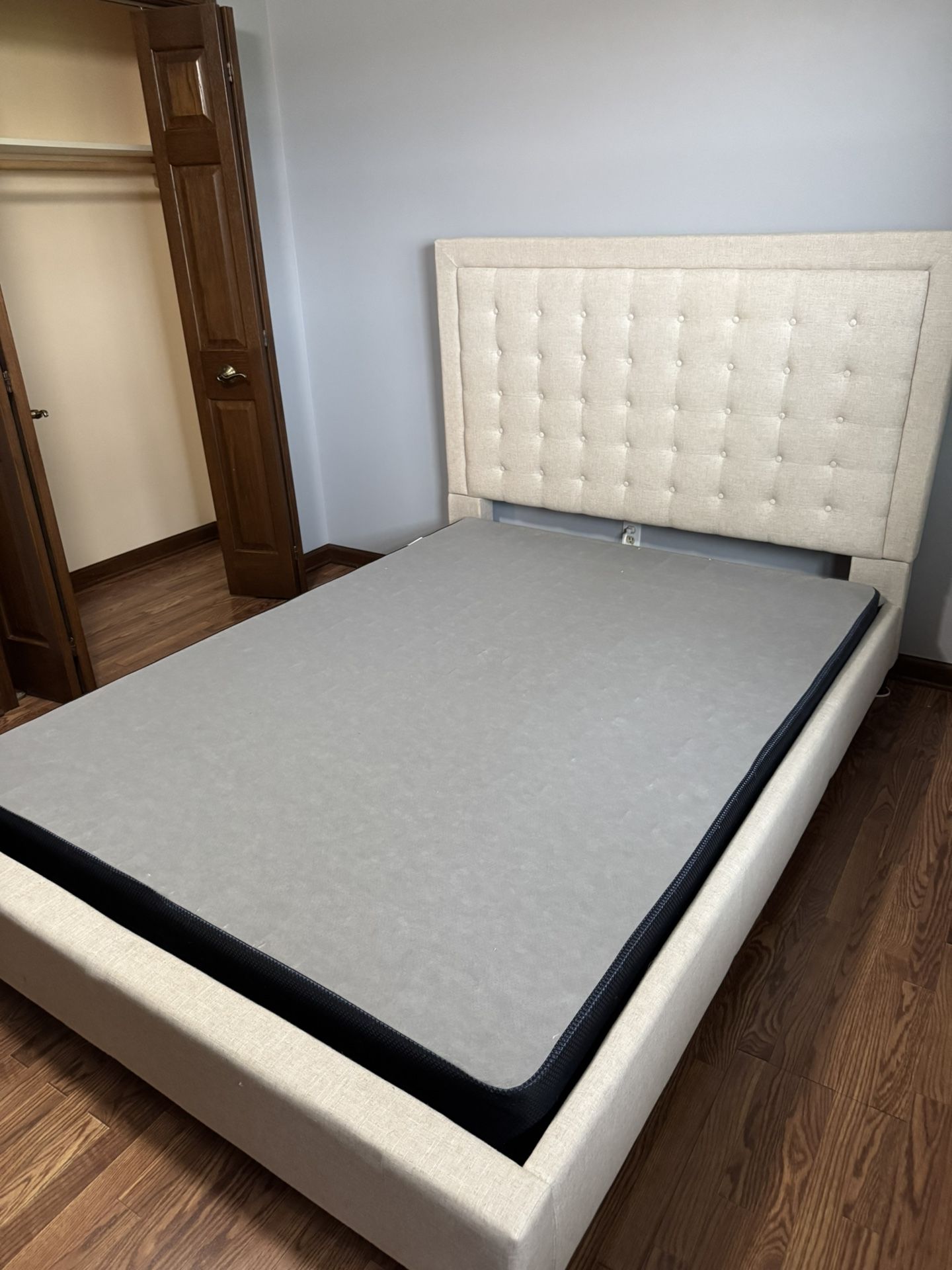 Queen Size Bed Frame With Bed Board