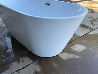Stand alone Woodbridge soaking tub
