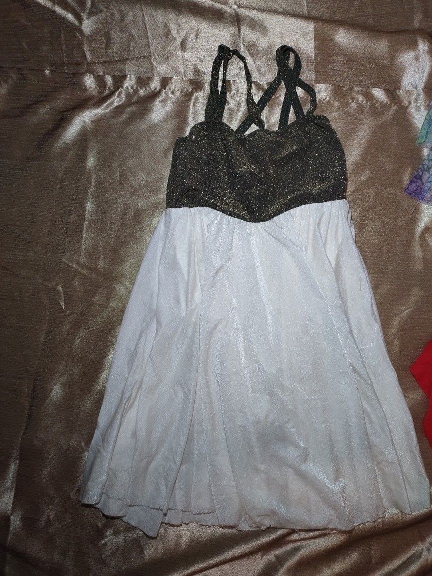 YOUNG GIRL'S DRESS
