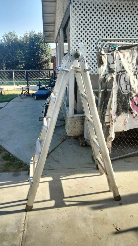 Nice Ladder Adjustable 20 Ft High
