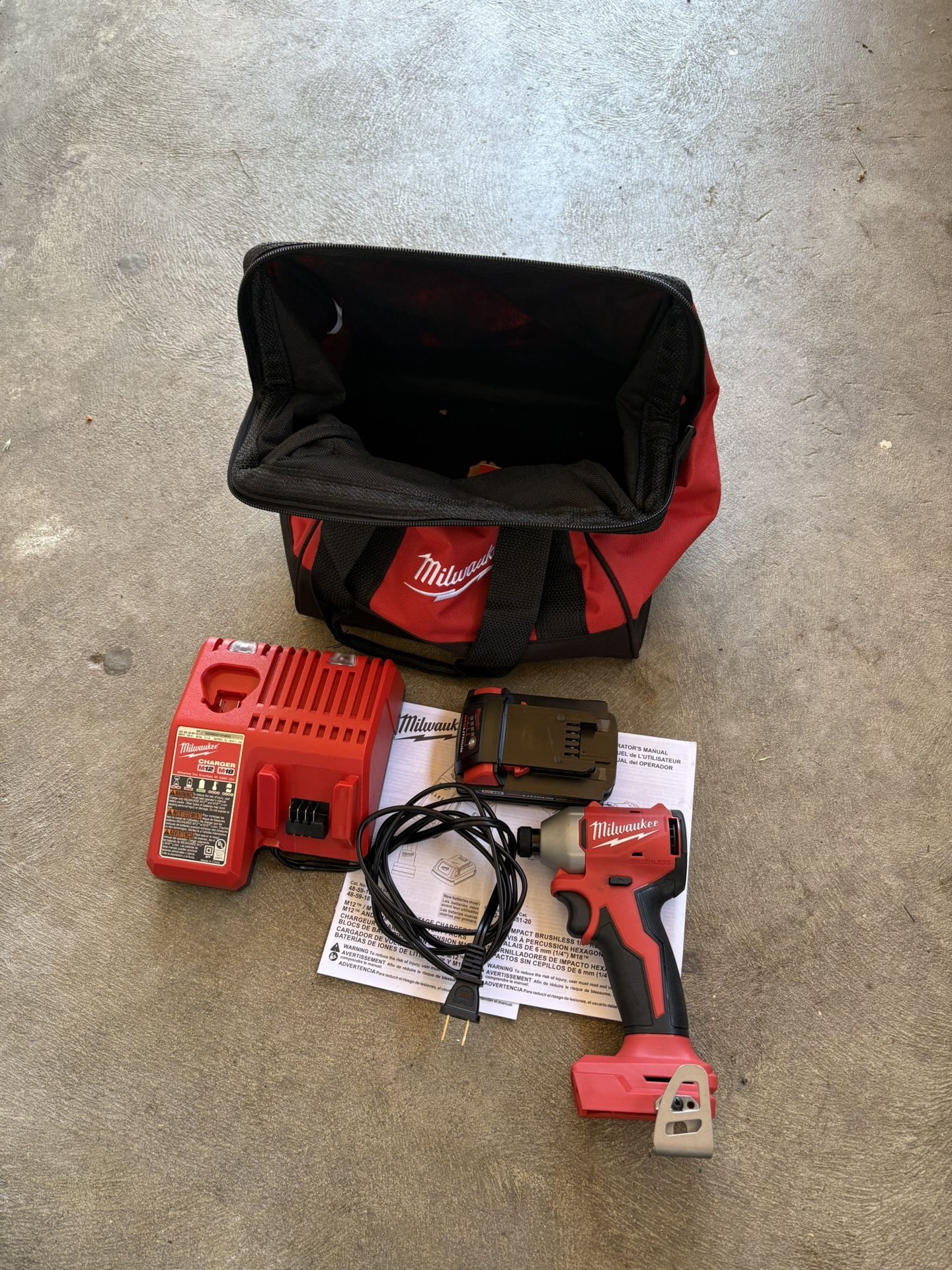 Milwaukee M-18 Impact Driver Charger 2.0. Battery Tool Kit