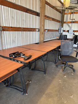 Desk tables