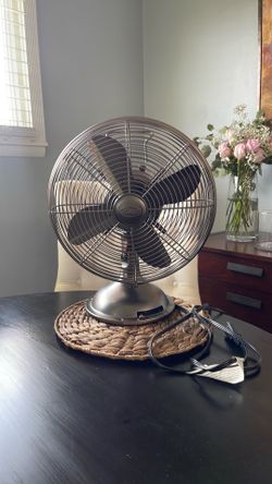 Hunter tabletop fan