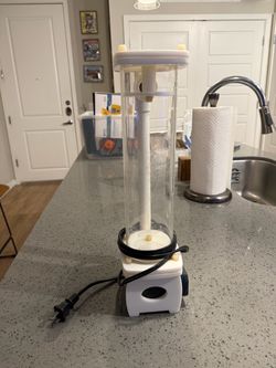 Aquarium calcium reactor
