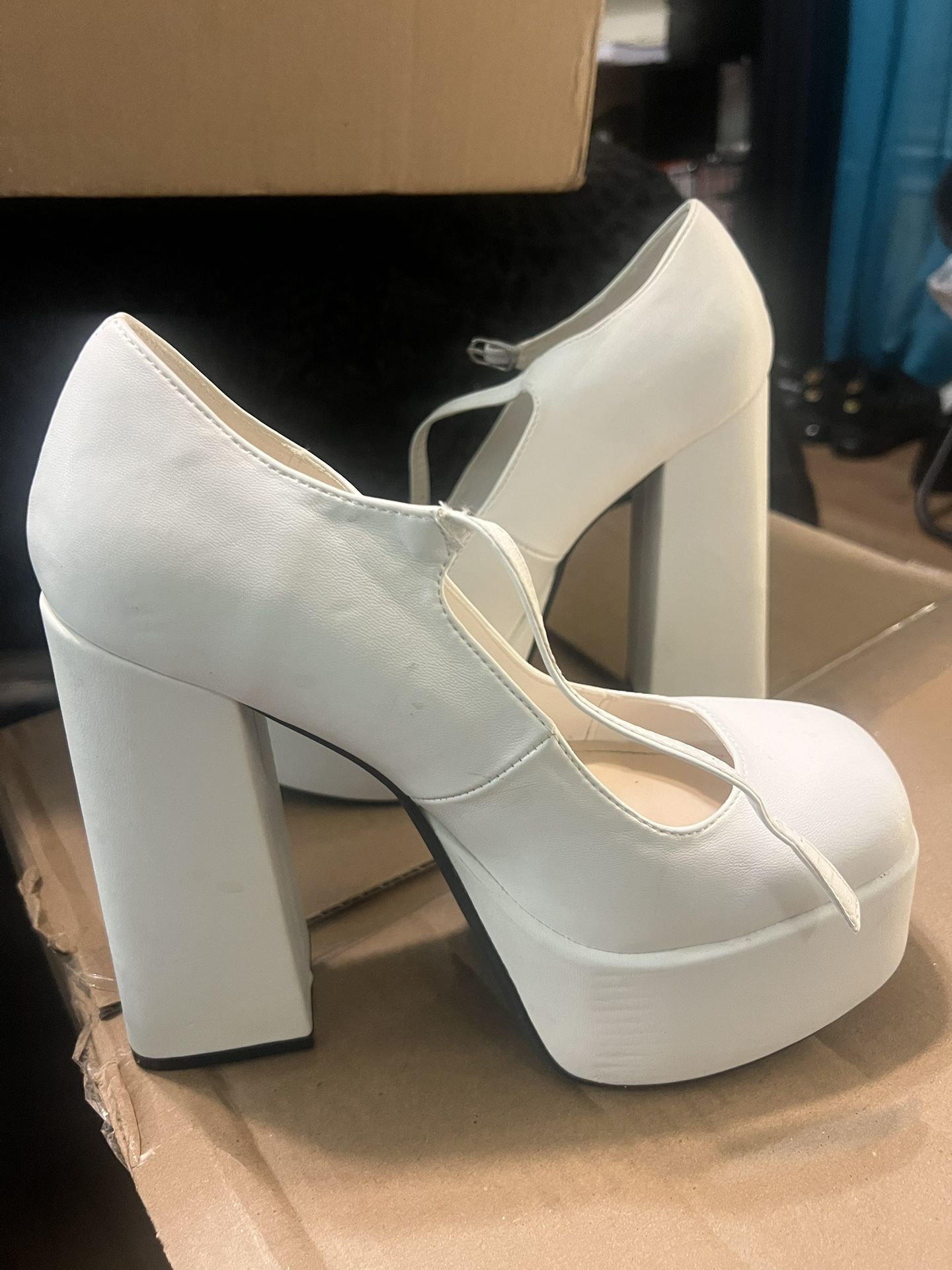 White Platform Pump Size 8 1/2
