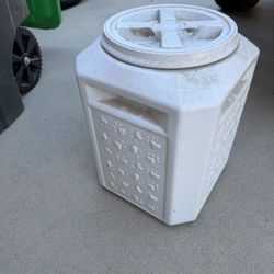 Dog Food container 