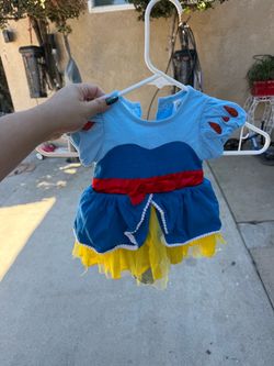 Baby Snow White costume size 3m