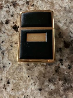 Black and Gold Zippo-Style Flip Lighter
