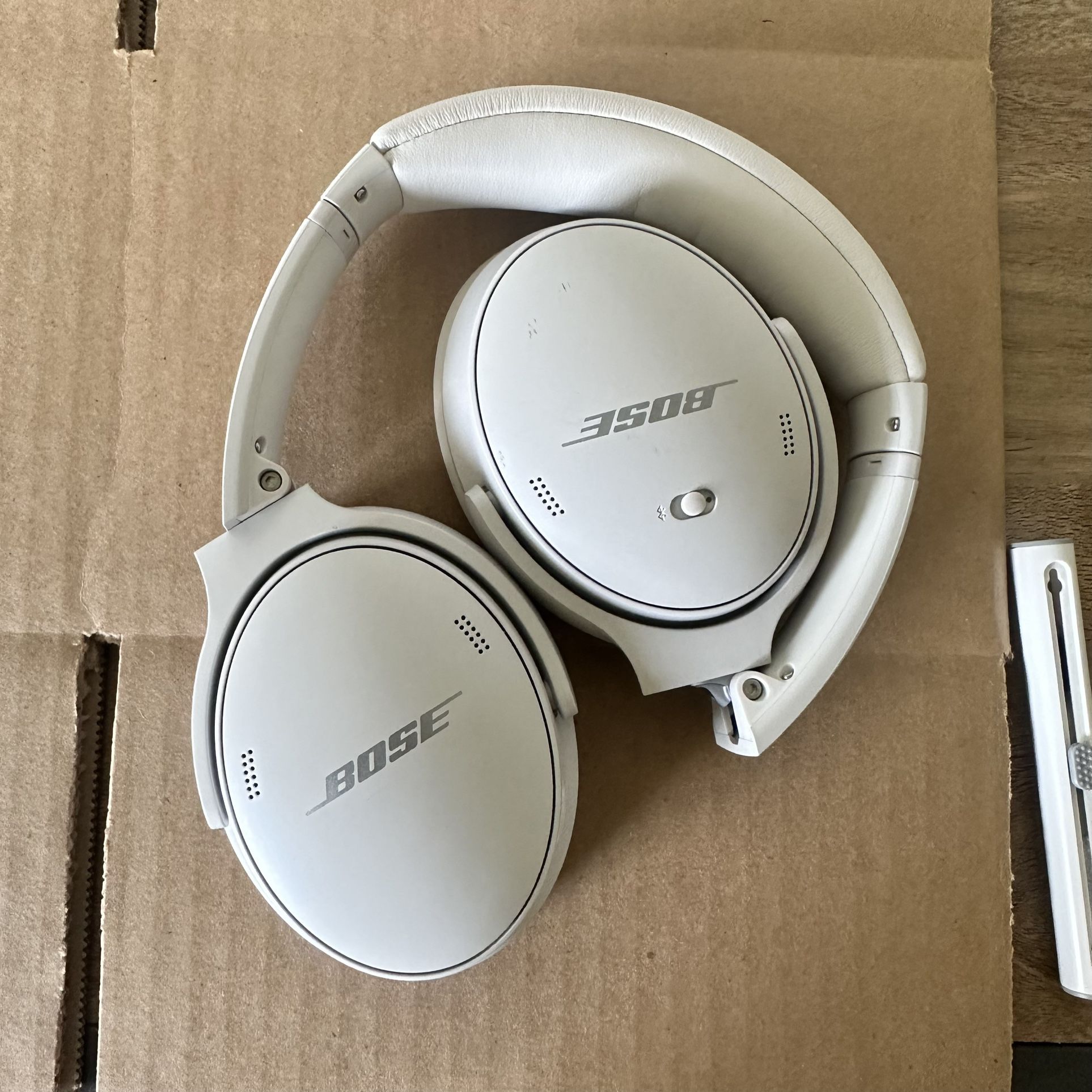 Bose QuietComfort QC45 Over-Ear Headphones - White