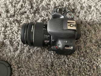 Canon EOS Rebel SL2 photography kit