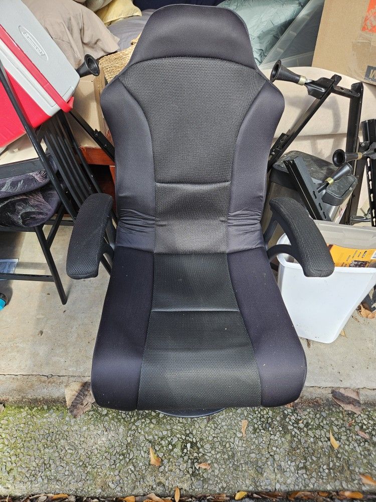 Gaming chair  on a swivel