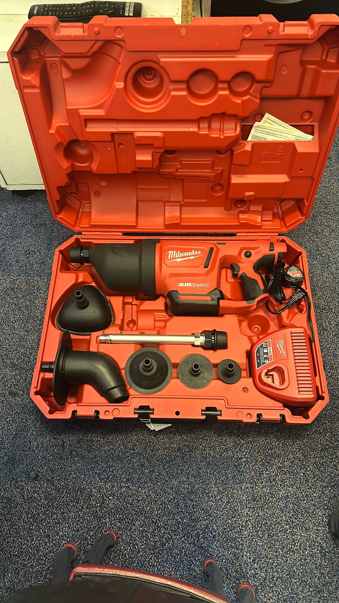 Milwaukee 2572B-21 M12 12V Airsnake Drain Cleaning Air Gun Kit w/ Attachments