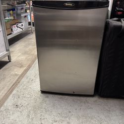 Small fridge /freezer