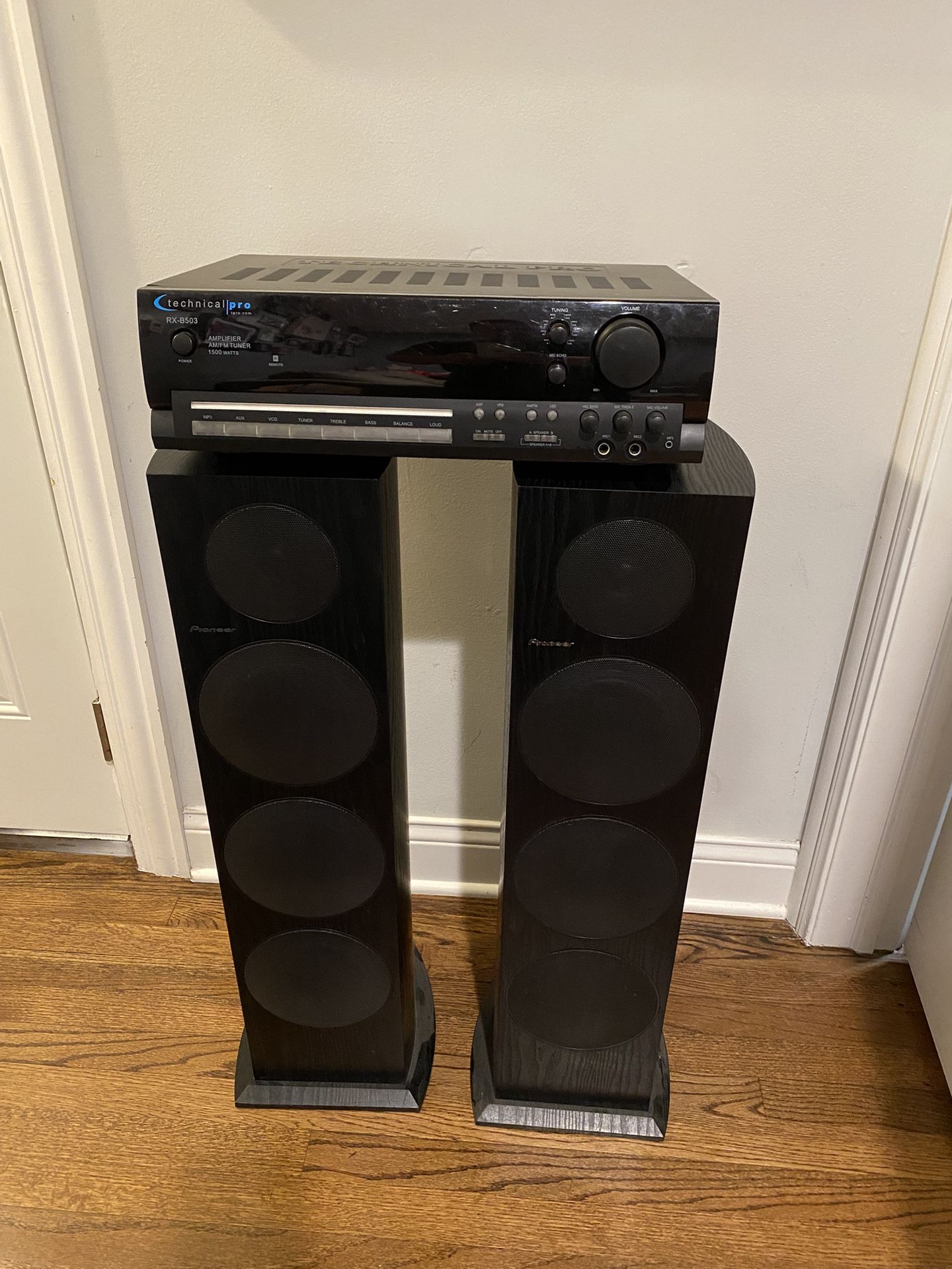 Pioneer Speakers 🔊 And Amplifier