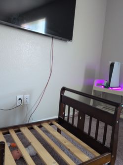 Toddler bed frame