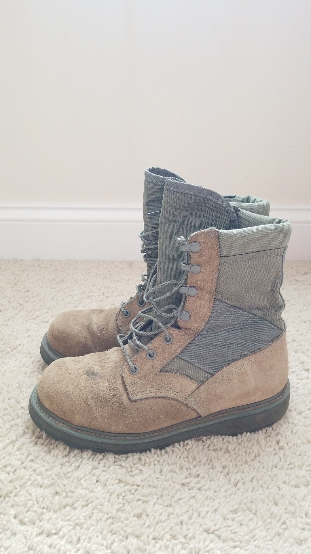 Size 8 (female wore) unisex military boot