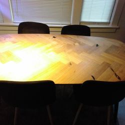 Kitchen Table And 4 Chairs