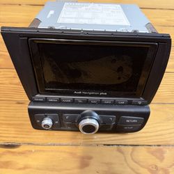 AUDI R8 Factory Radio 