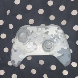 White And Gray Camo Xbox One Controller