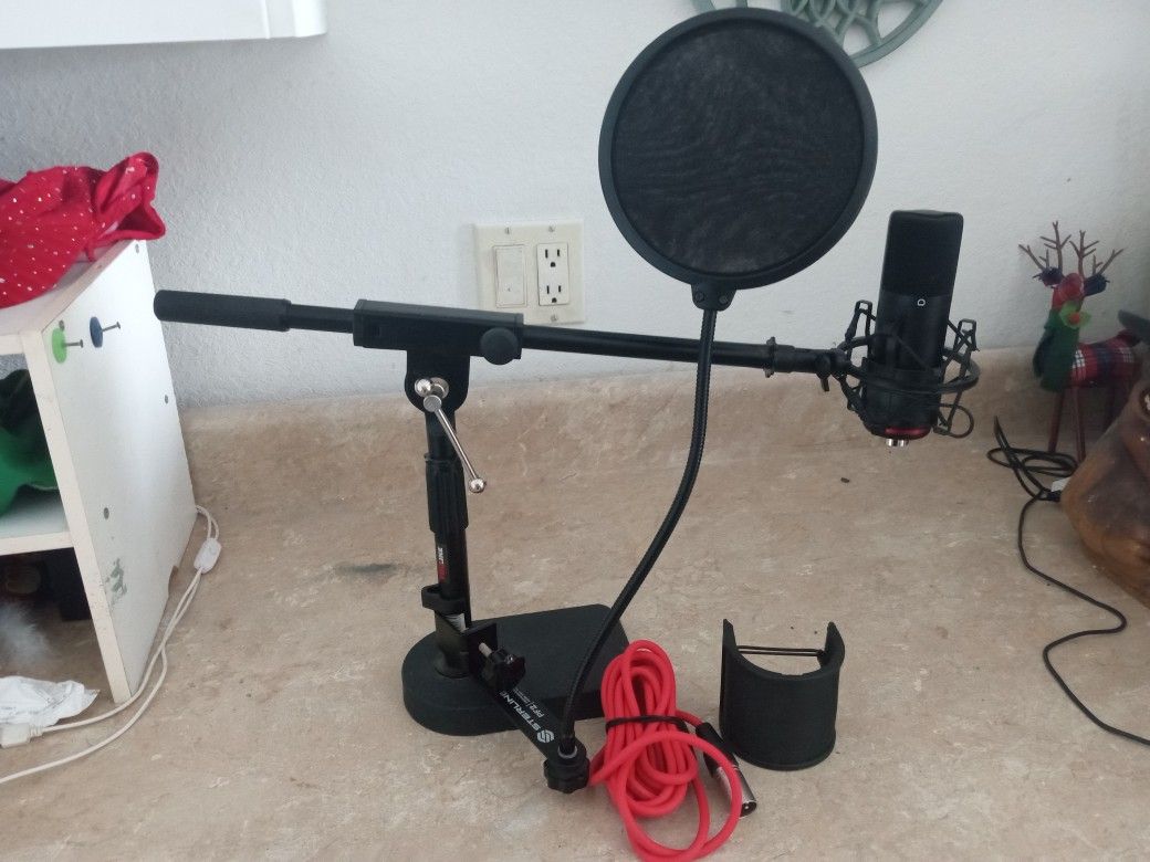 Scarlett Mic MK III with Proline Boom Desk Stand and Sterling PF2 pop filter