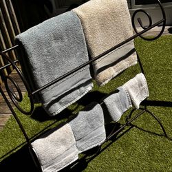  Blanket/Towel Rack