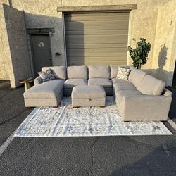 Modern Grey Sectional With Ottoman