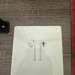Apple AirPods 2nd Generation with Charging Case - White