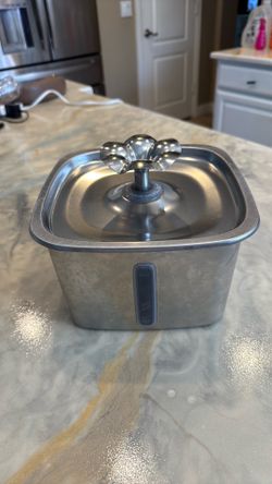 Dog/Cat Water Fountain 1.3 gal capacity