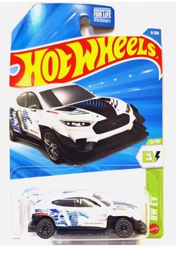Hot Wheels White Ford Mustang Mach-E 1400 8/(contact info removed) Diecast