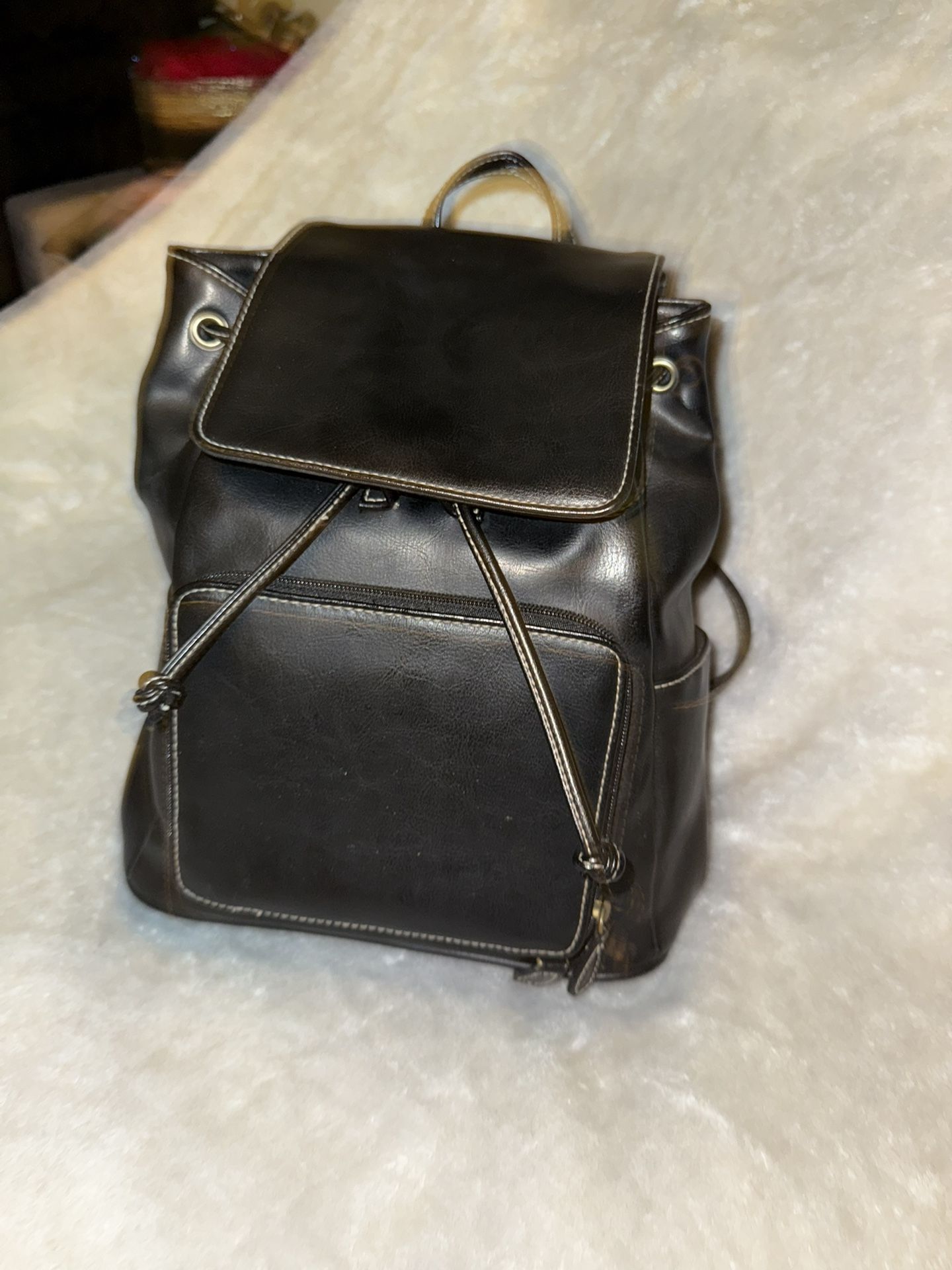 The Perfect Black Vegan Leather Backpack For Your Summer Travel