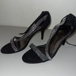 BLACK VELVET HEELS SIZE 91/2