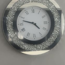 Round Wall Clock
