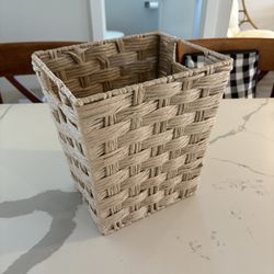 Small Wicker Basket/Trash Bin