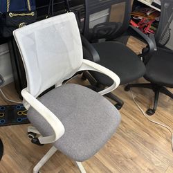 Rolling office chair