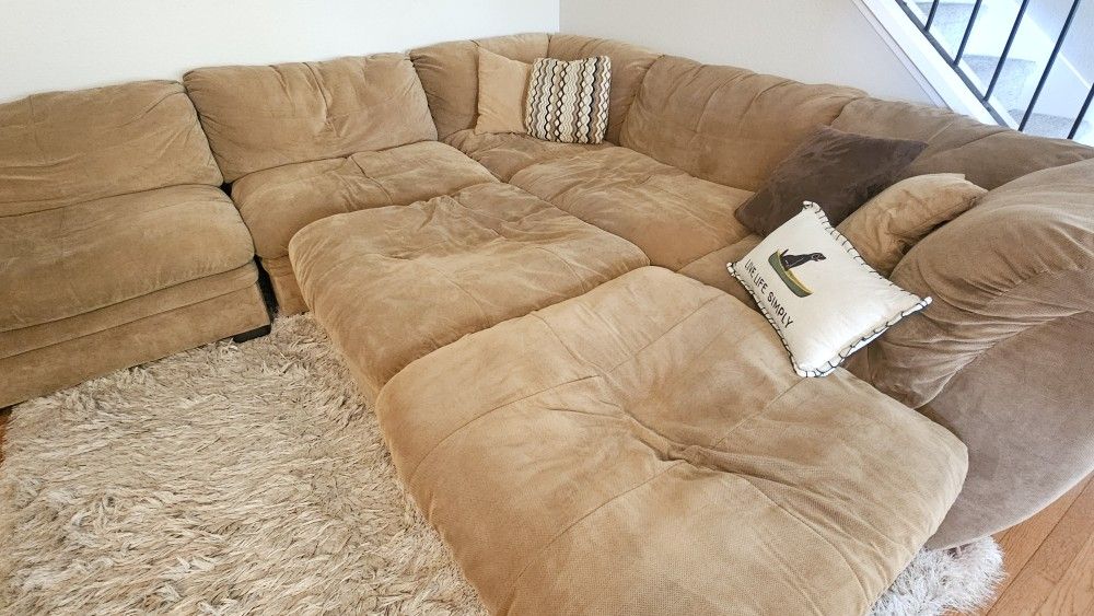 Comfortable 7-piece Sectional Sofa Couch
