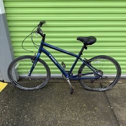 Trek Hybrid Bike 18” Frame (46cm) Bontrager Wheels 26” Tires