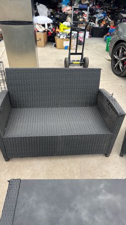 Outdoor patio love seat