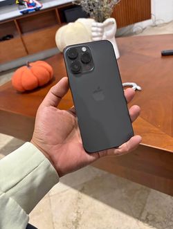 iPhone 14 Pro Max unlocked