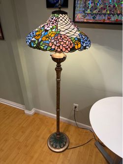 Tiffany Style Lamp Stained Glass, Brass construction