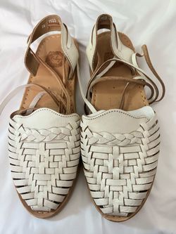 New LACE-UP Women HUARACHES size MX 26 / US size 9